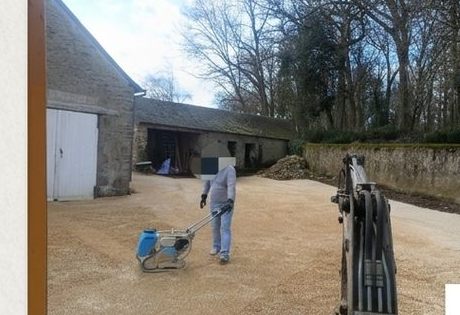 Finition d'une cour et d'un accès